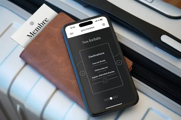 Mobile sur une valise